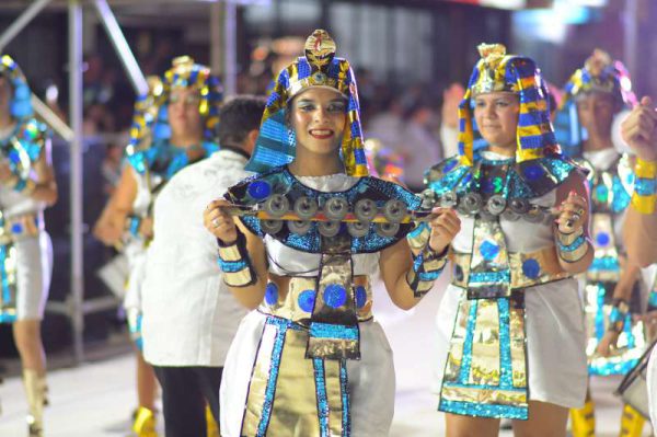 785cd8e4-5315-8db2-3431-e911e3999245-800