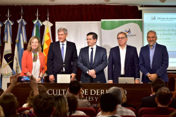 8c0c539c-26c3-2858-5104-fd39a6d911df-800