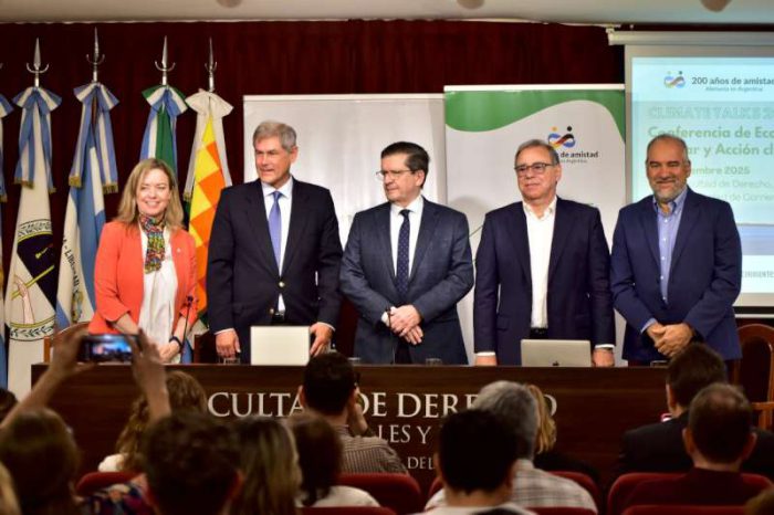 8c0c539c-26c3-2858-5104-fd39a6d911df-800