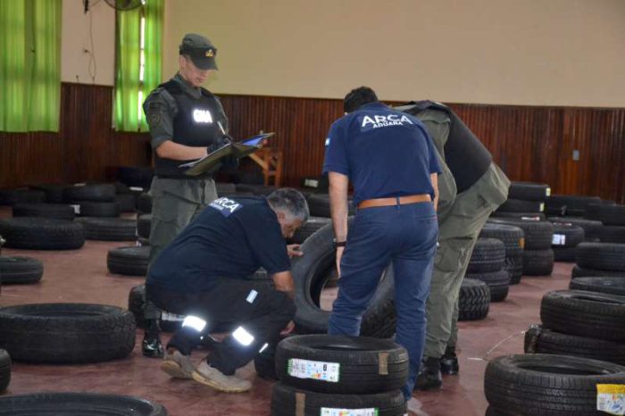 Abrieron 184 encomiendas donde se enviaban 287 neumáticos extranjeros (3)-800