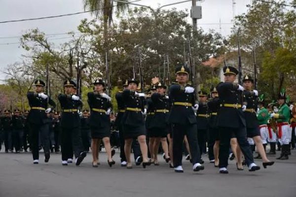 Nombramiento de 198 Ofiales y decreto de 187 becas para cadetes (2)