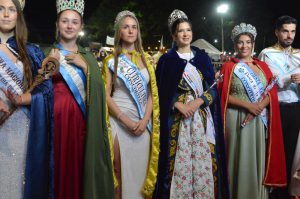 interccambio de obsequios con las reinas nacionales 1