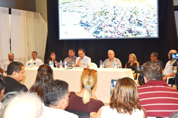 parque industrial, playa de cargas, etc